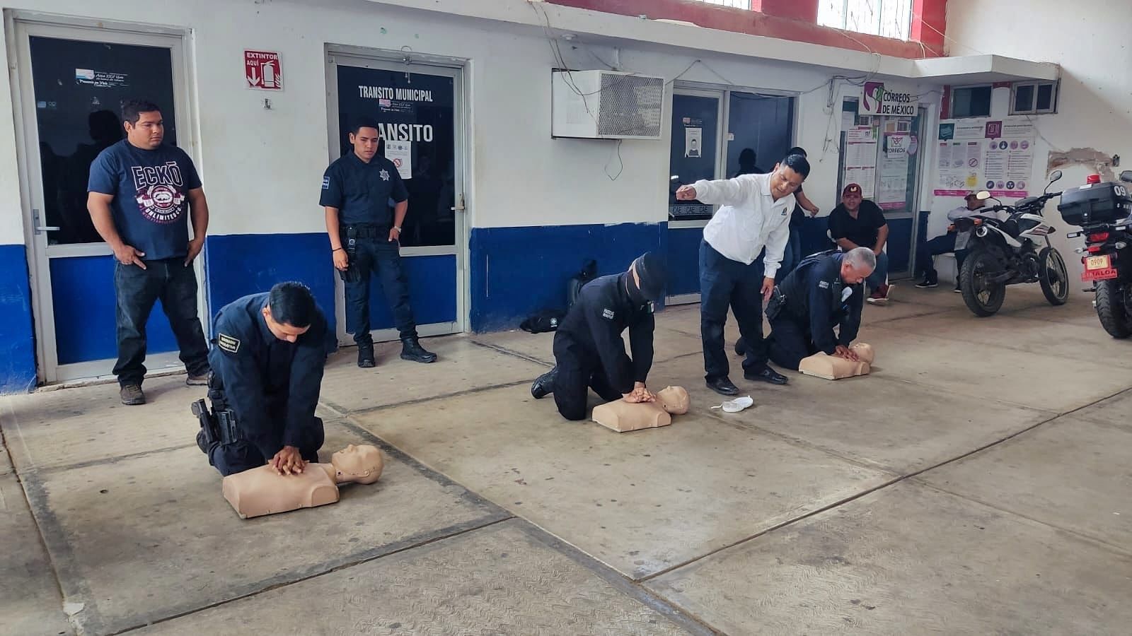 Agentes de seguridad y cuerpos de emergencia de Angostura reciben capacitación de primeros auxilios previo a Semana Santa