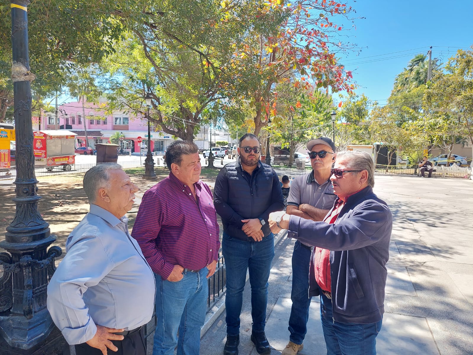 Dispuestos comerciantes de la Plazuela 27 de Septiembre a colaborar para arreglar instalación eléctrica: Andrés Soto