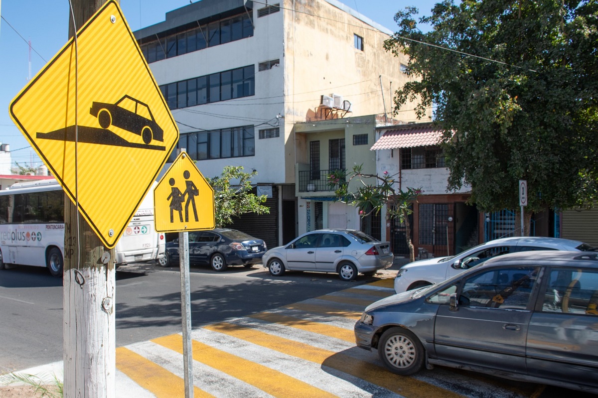 Terminan cruce seguro en escuela Sócrates en Culiacán