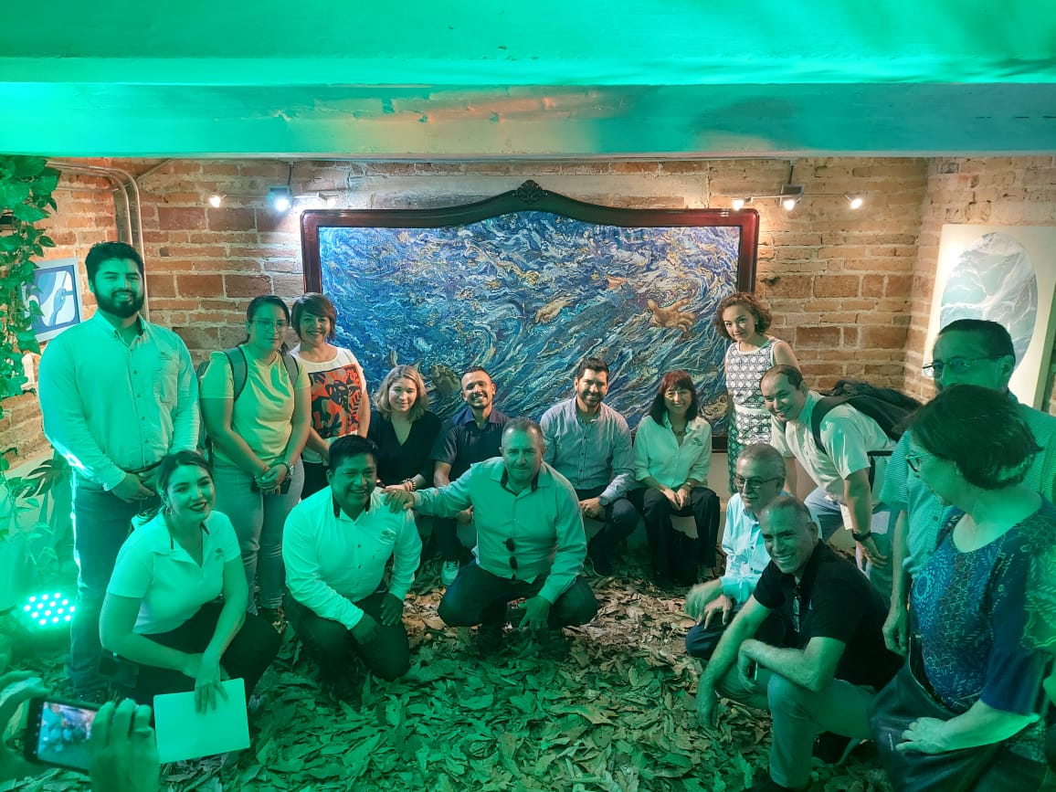 Combinan el arte y la naturaleza en galería para concientizar sobre la importancia del agua, en Mazatlán