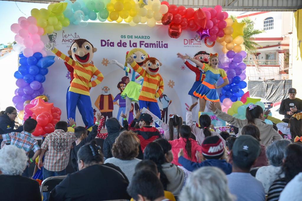 Festejan ahomenses el Día de la Familia en Topolobampo