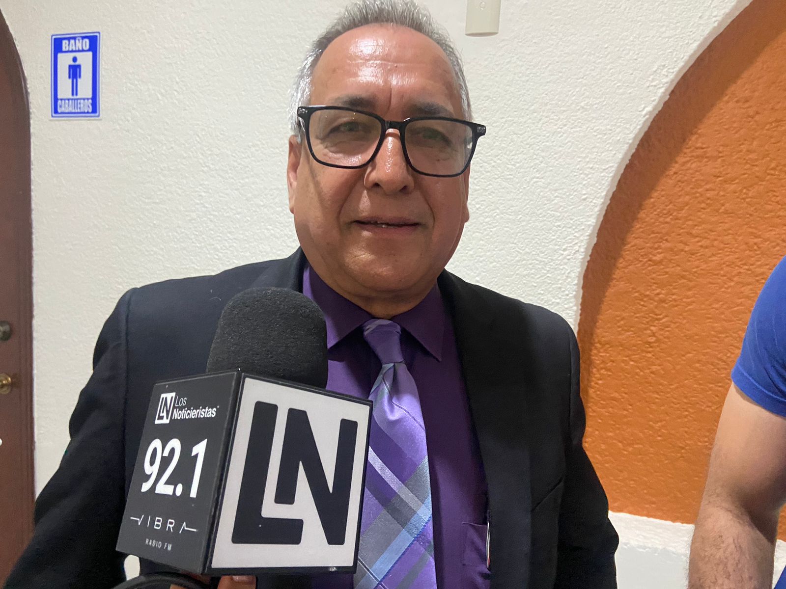 Hackean el WhatsApp del diputado Ambrocio Chávez; hasta 150 mil pesos han pedido a sus contactos
