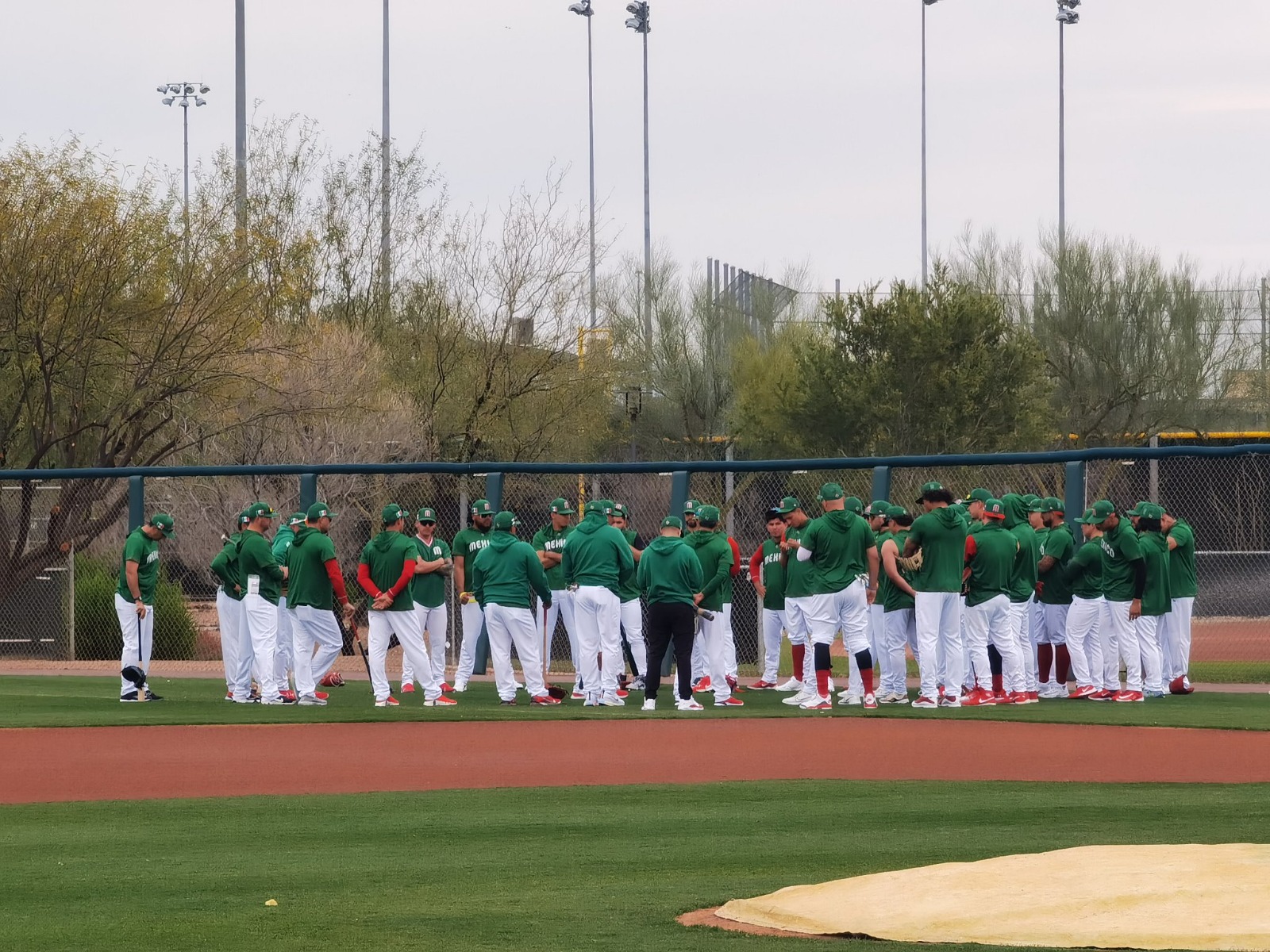 México realiza su primer entrenamiento en Arizona de cara a su debut en el WBC