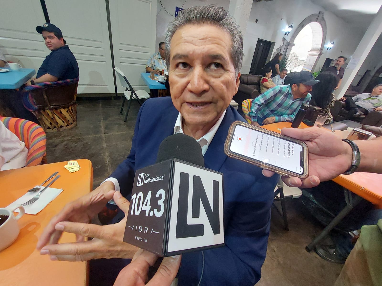 Reta Feliciano Castro a rector de la UAS a debatir, el que mienta, que renuncie al cargo