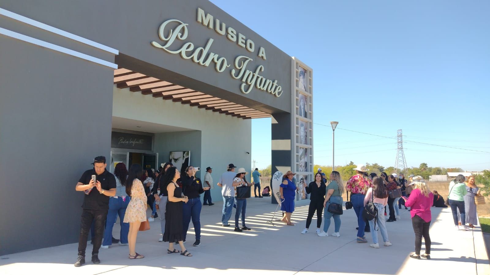 Temporada de girasoles y Festival del Chilorio en Mocorito favorecen a Guamúchil