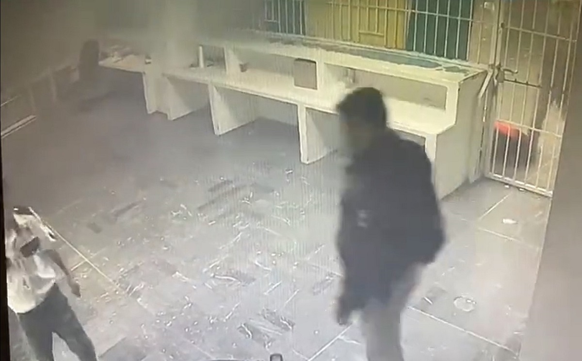 Difunden video donde personal del INM abandona a migrantes durante incendio en estación migratoria de Ciudad Juárez