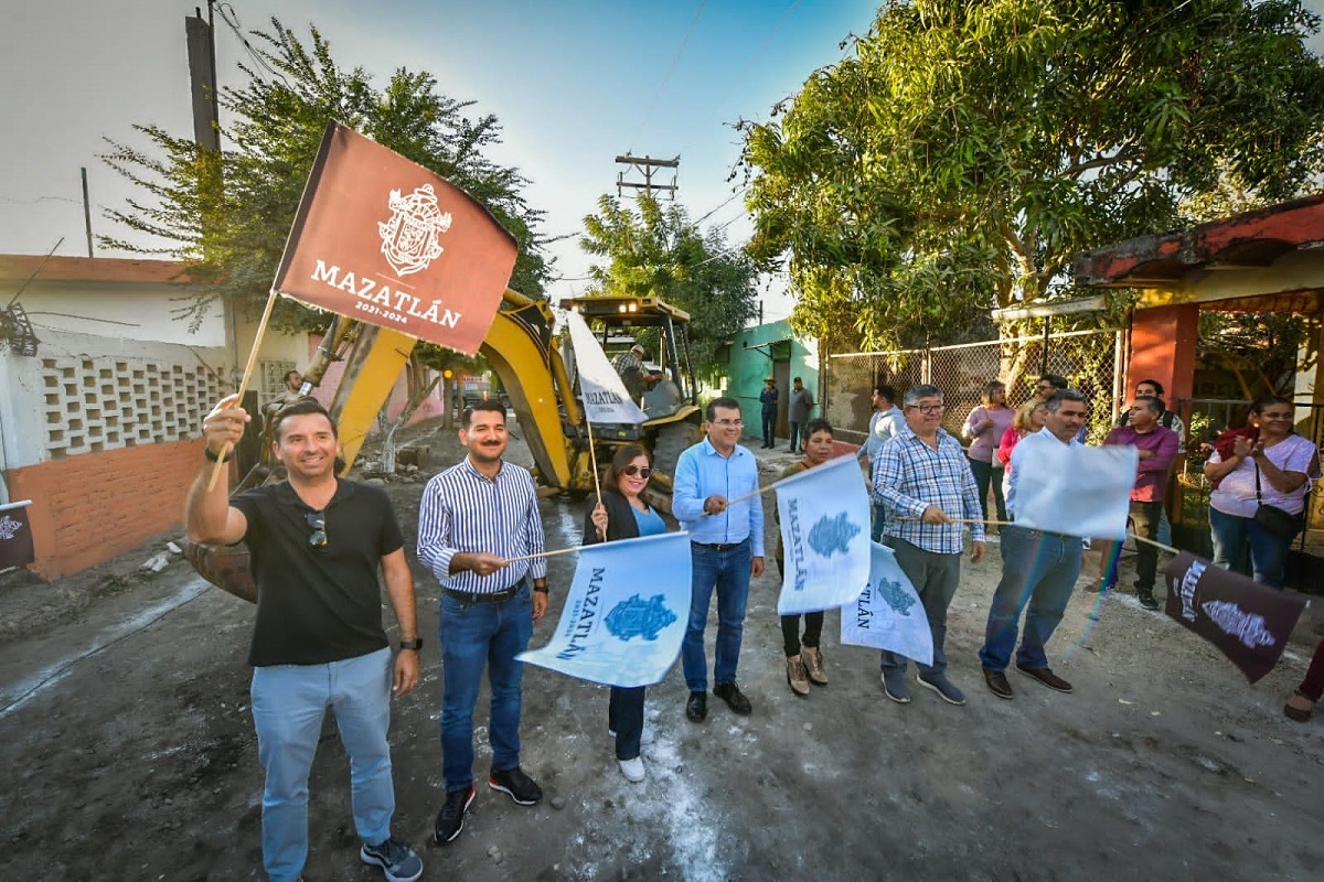 Arranca obra de pavimentación de la calle Juan Cabrales en la colonia Casas Económicas, en Mazatlán