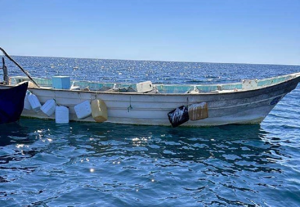 Encuentran embarcación con dos personas sin vida en Michoacán, pudiera tratarse de los pescadores de El Colorado, Ahome