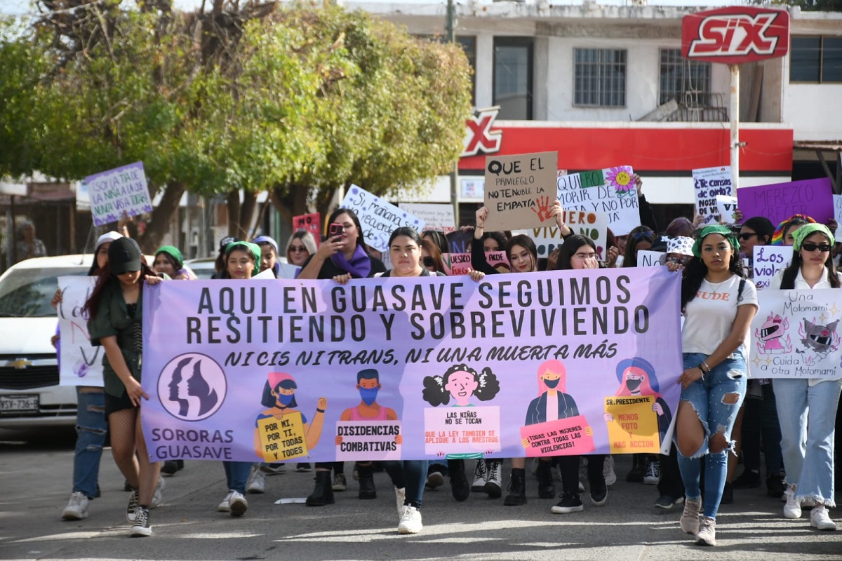 Mujeres guasavenses marchan en conmemoración al #8M