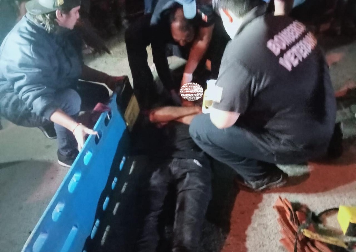 Por esquivar a un perro, joven motociclista resulta lesionado en Mazatlán