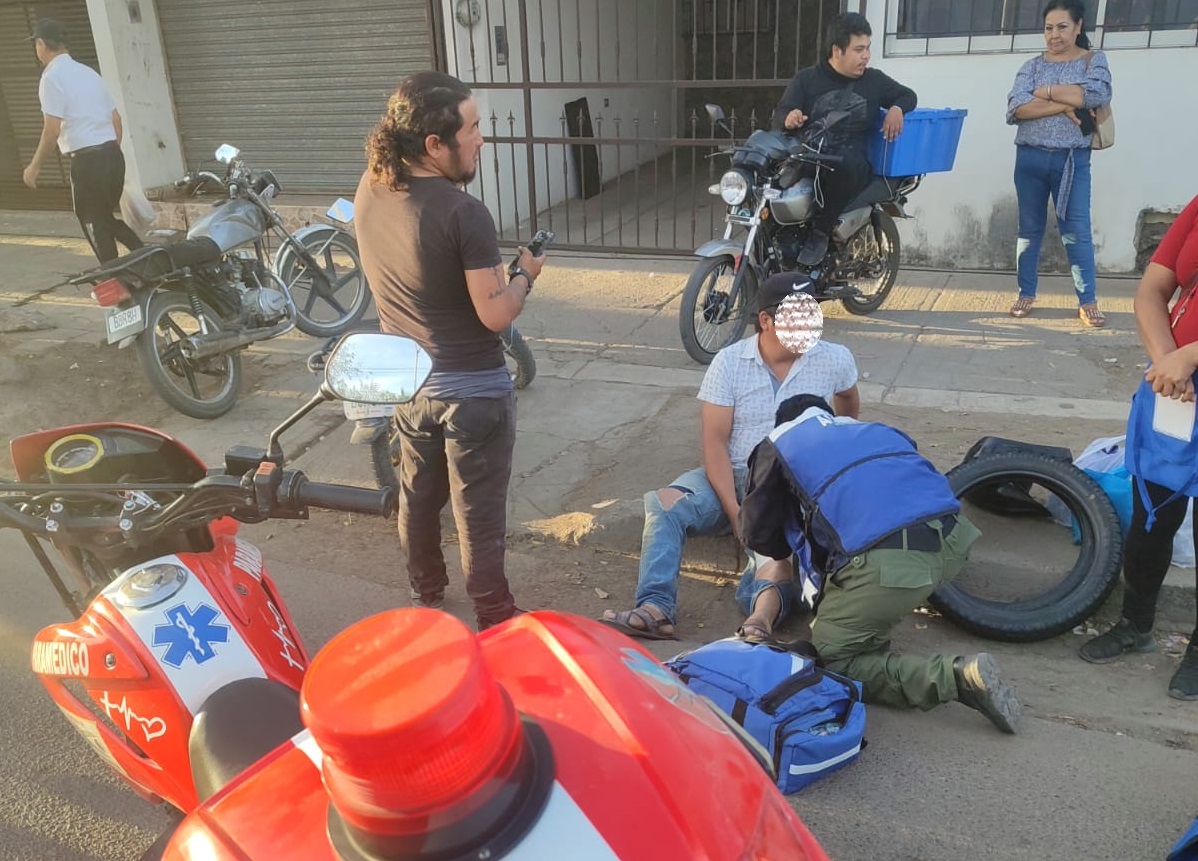 Peatón resulta lesionado al ser atropellado por motociclista en Culiacán