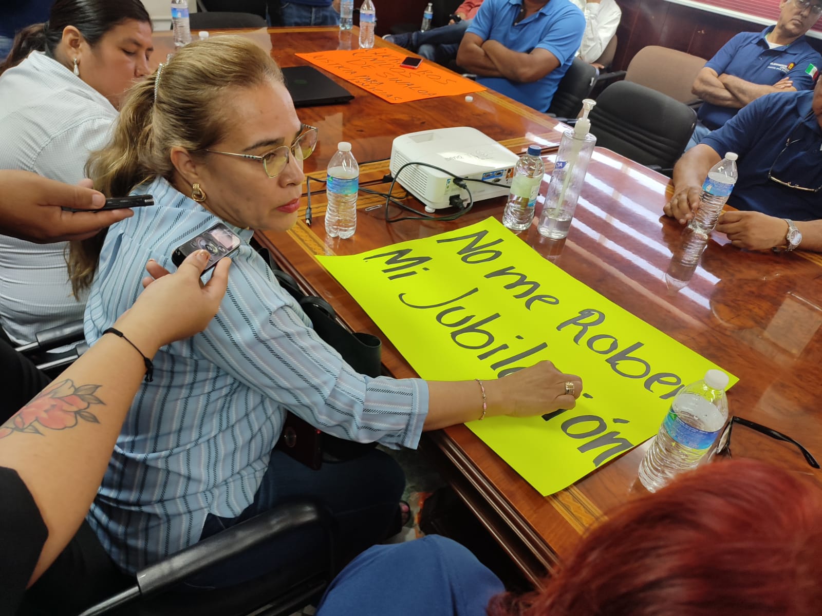 Acuerdan Guerreros Unidos y gobierno municipal diálogo la próxima semana; liberan el palacio