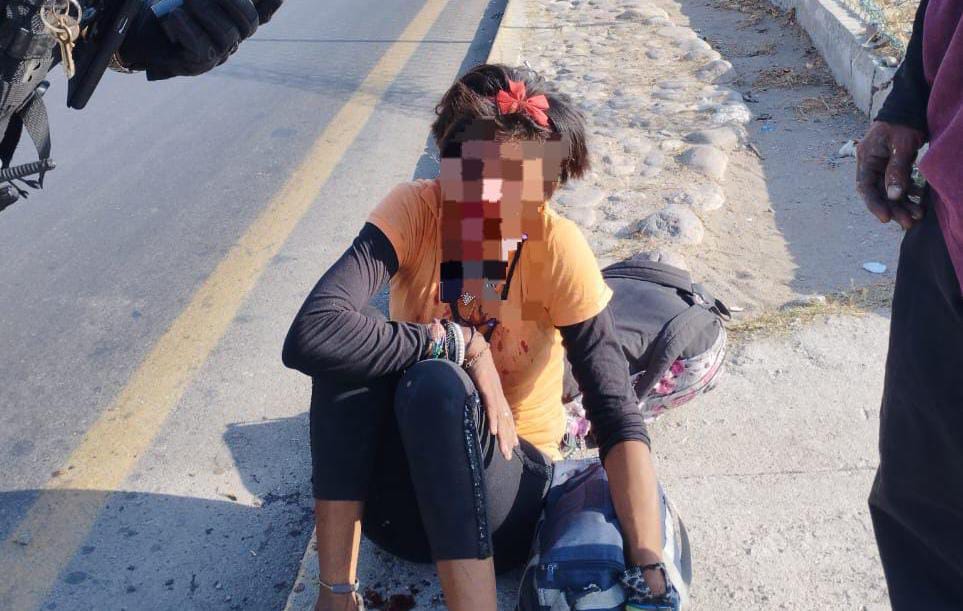 Adulta mayor intentaba cruzar avenida en Mazatlán cuando fue atropellada; estaba cerca de puente peatonal