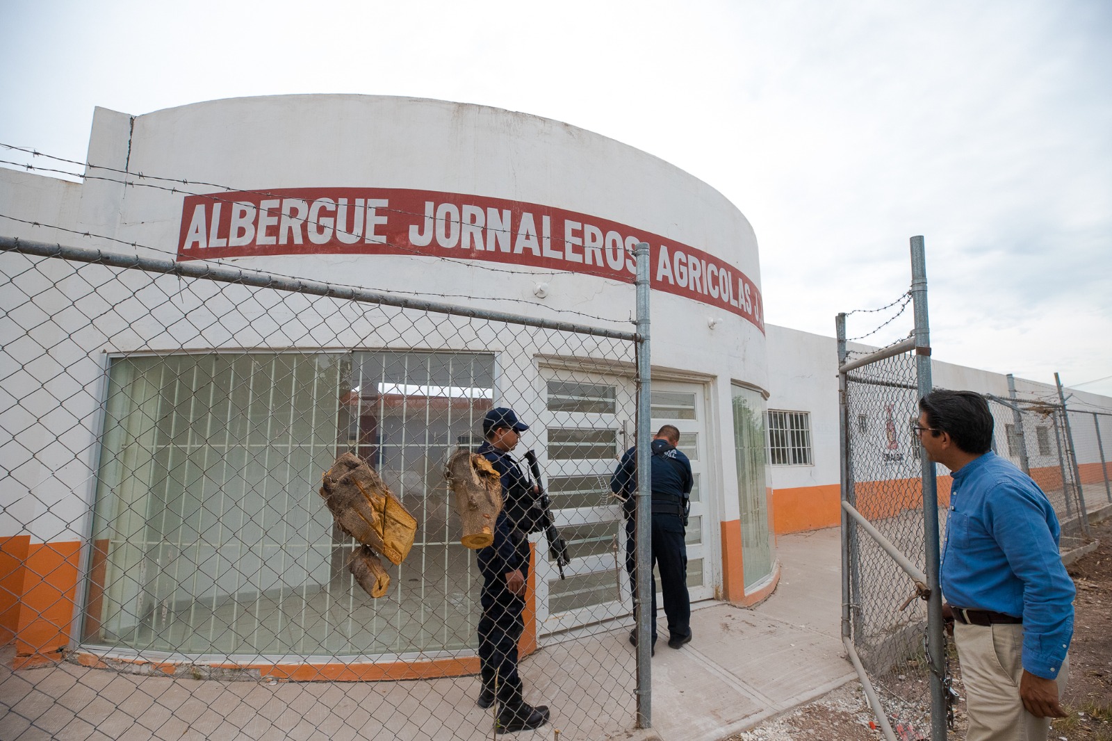 Endurecen llamado a dueños de cuarterías, jornaleros y transportistas; el albergue de Juan José Ríos será una estancia infantil