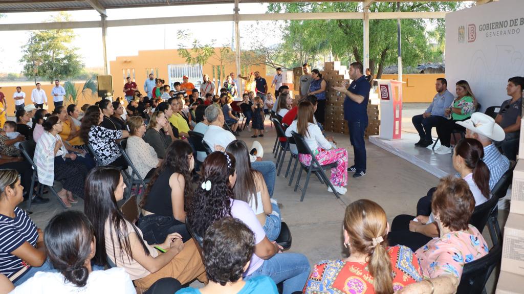 Alcalde de Badiraguato comprometido con la educación de la niñez, rehabilita escuela en La Apoma