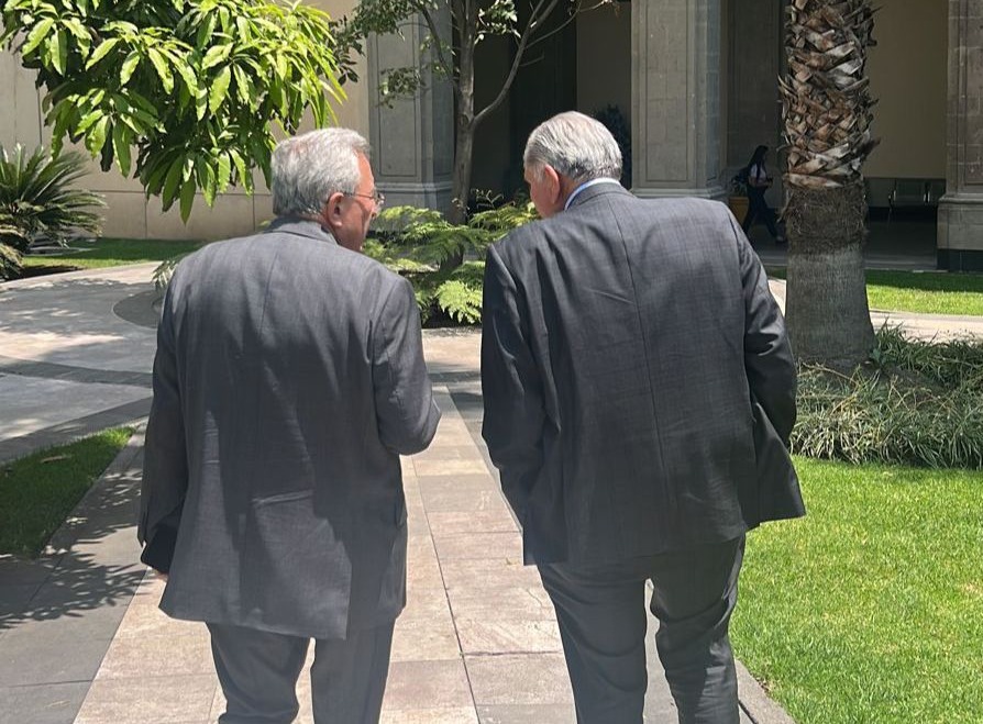 Aprovecha Rocha momento ‘a solas’ con SEGOB para abordar tema de maíz y trigo; pronto habrá respuesta