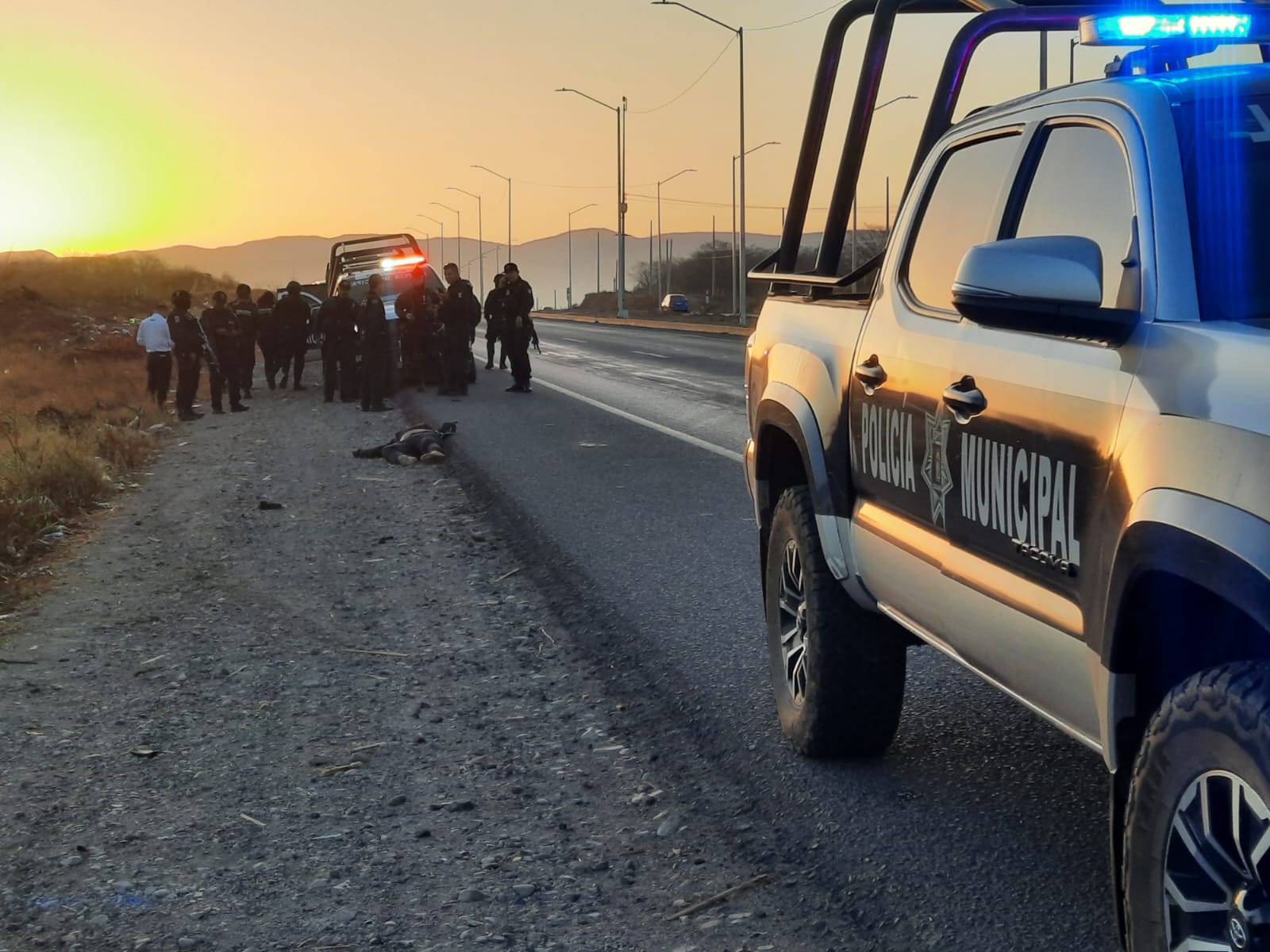 Asesinado a balazos localizan a un hombre sobre ‘La Costerita’ en Culiacán
