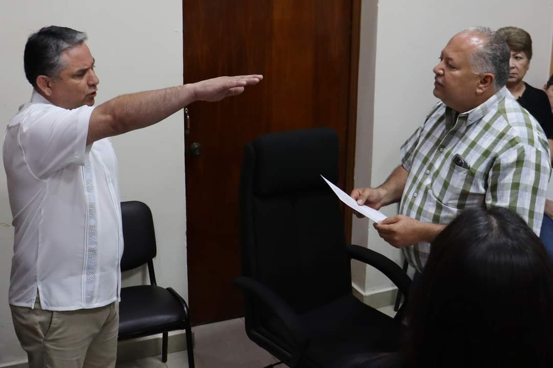 Cambian de secretario y de tesorero en el municipio de Sinaloa; regresa Radamés Véliz