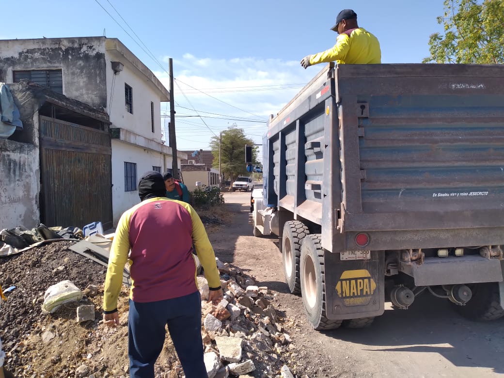 Campaña de descacharrización llega a la colonia Emiliano Zapata, en Culiacán