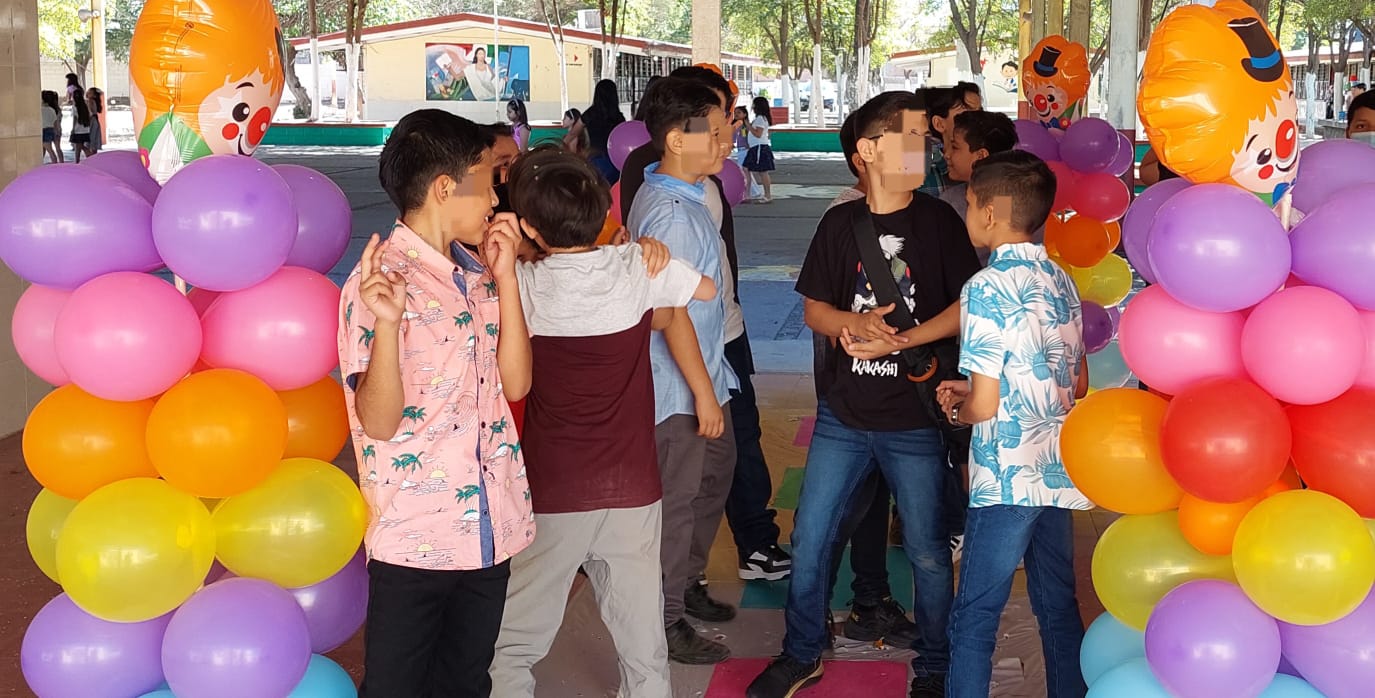 Sonaron los corridos alterados y las canciones de reggaeton en los festejos del Día del Niño