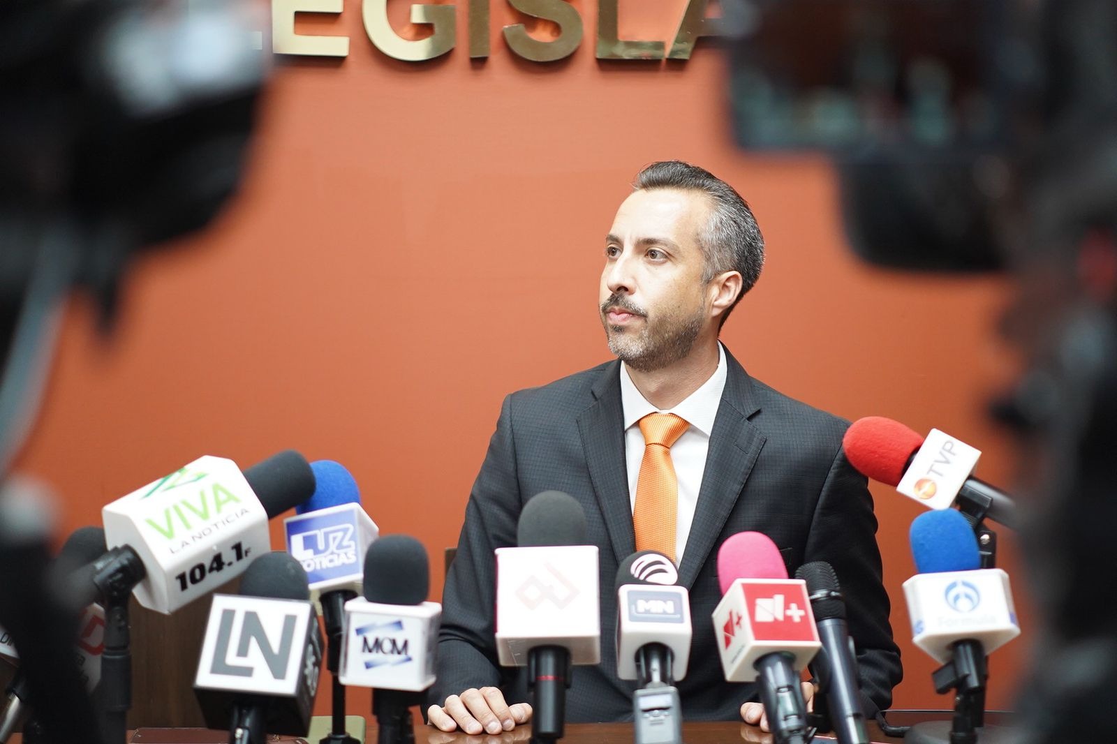 ‘Ya basta’ dice diputado del PAS, se enoja por discurso de Feliciano Castro en Parlamento Juvenil