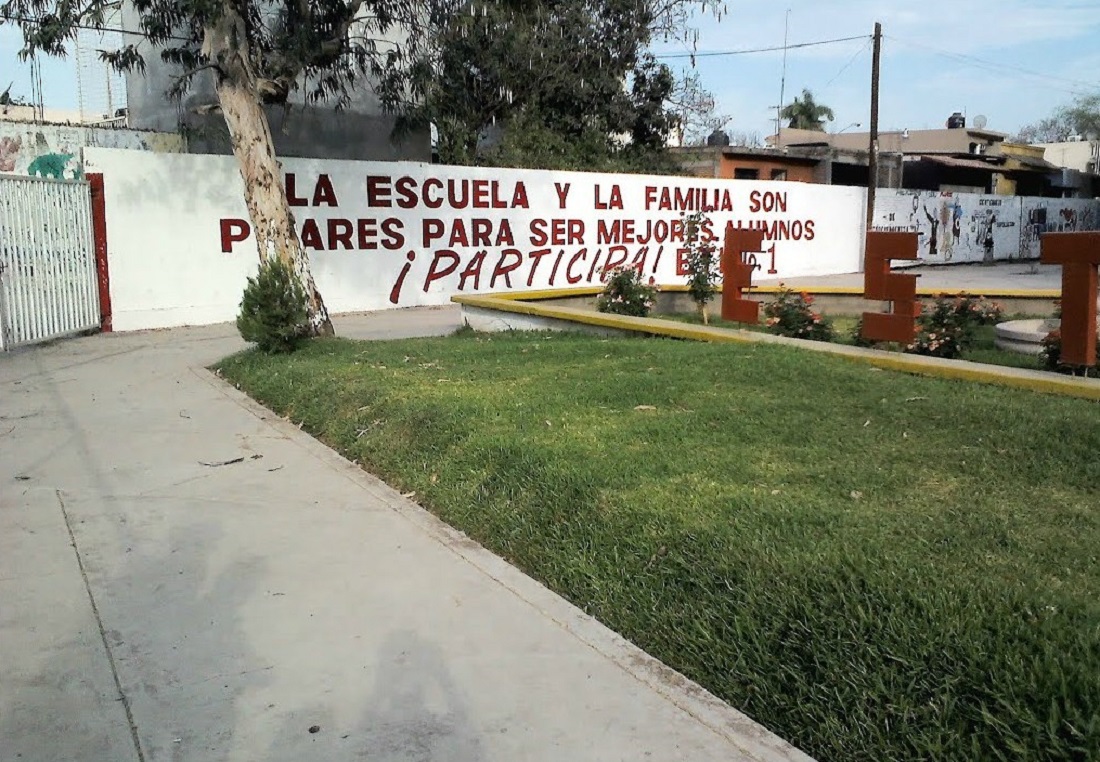 Director de la ETI #1 llama “poco hombres” a alumnos por traer el pelo largo, denuncian padres