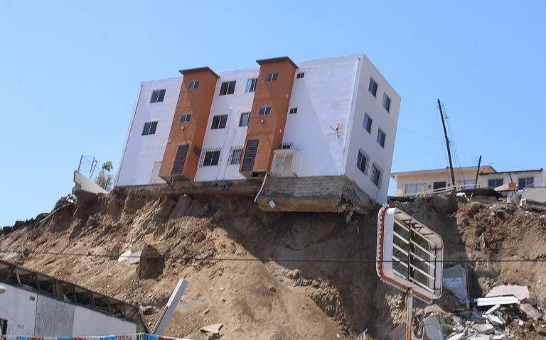 Video: De lado… se derrumba por completo edificio en Tijuana, el segundo inmueble colapsado del mes