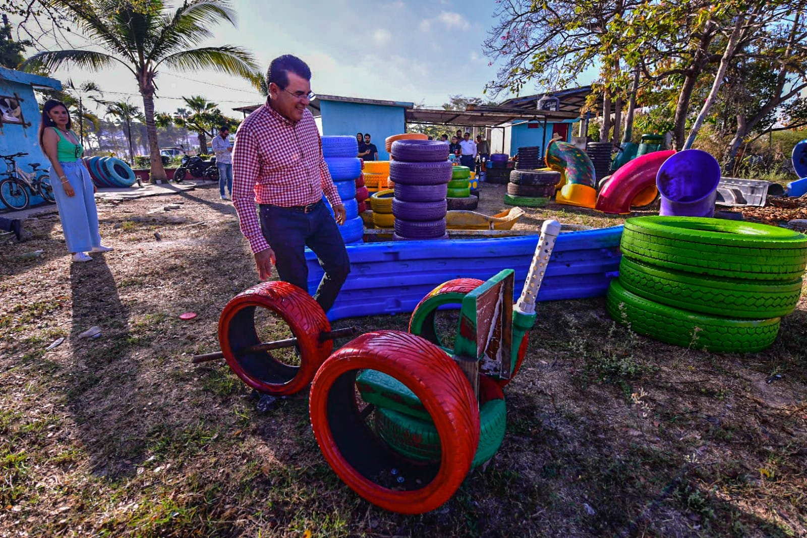 El objetivo es equipar a Mazatlán con 100 juegos infantiles: Édgar González Zataráin