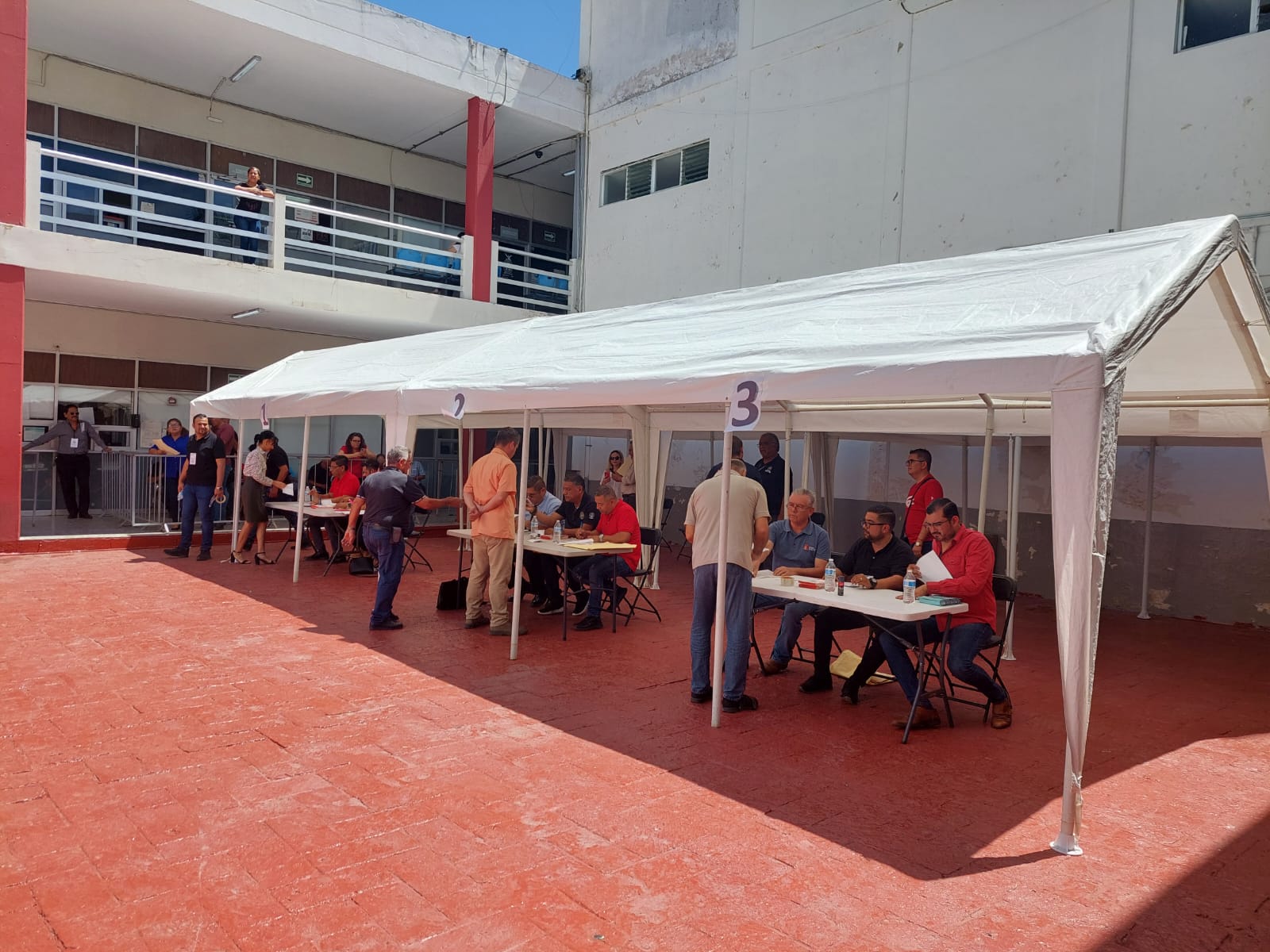 Revientan al Stase en Mazatlán con agresiones en segundo día de jornada electoral