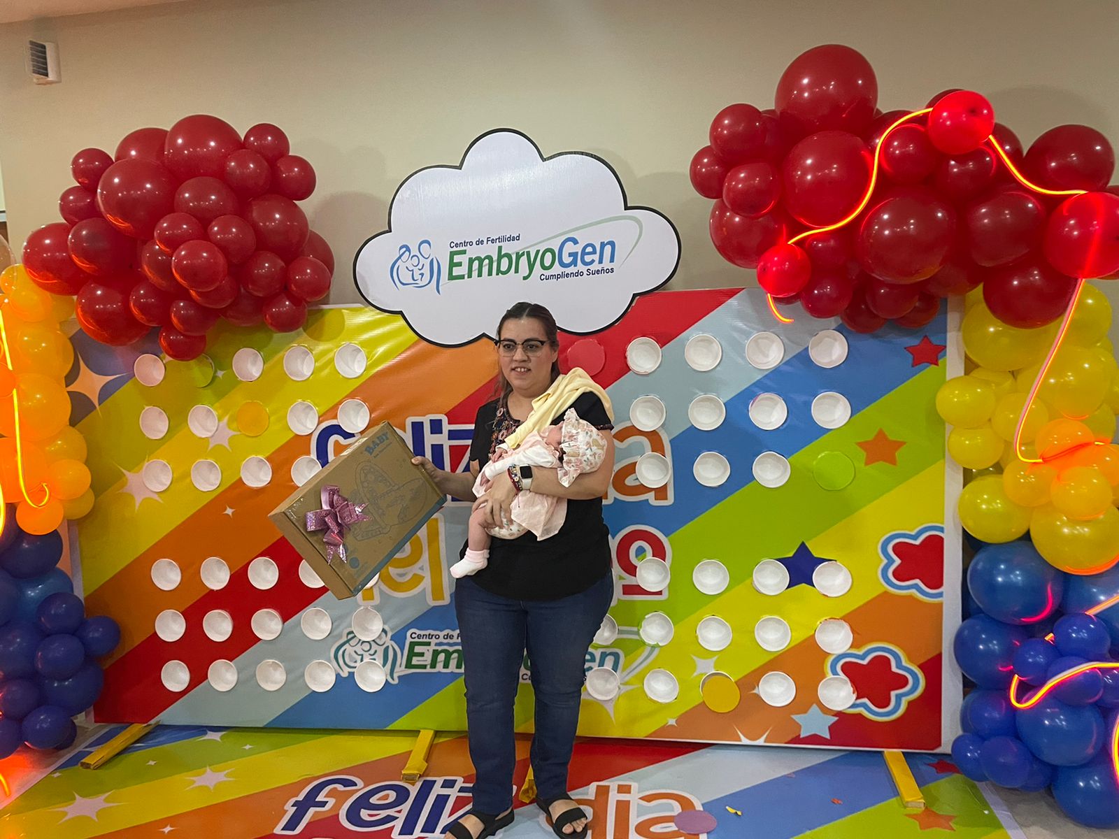 Embryogen festeja a niños que han nacido bajo un proceso de fertilidad