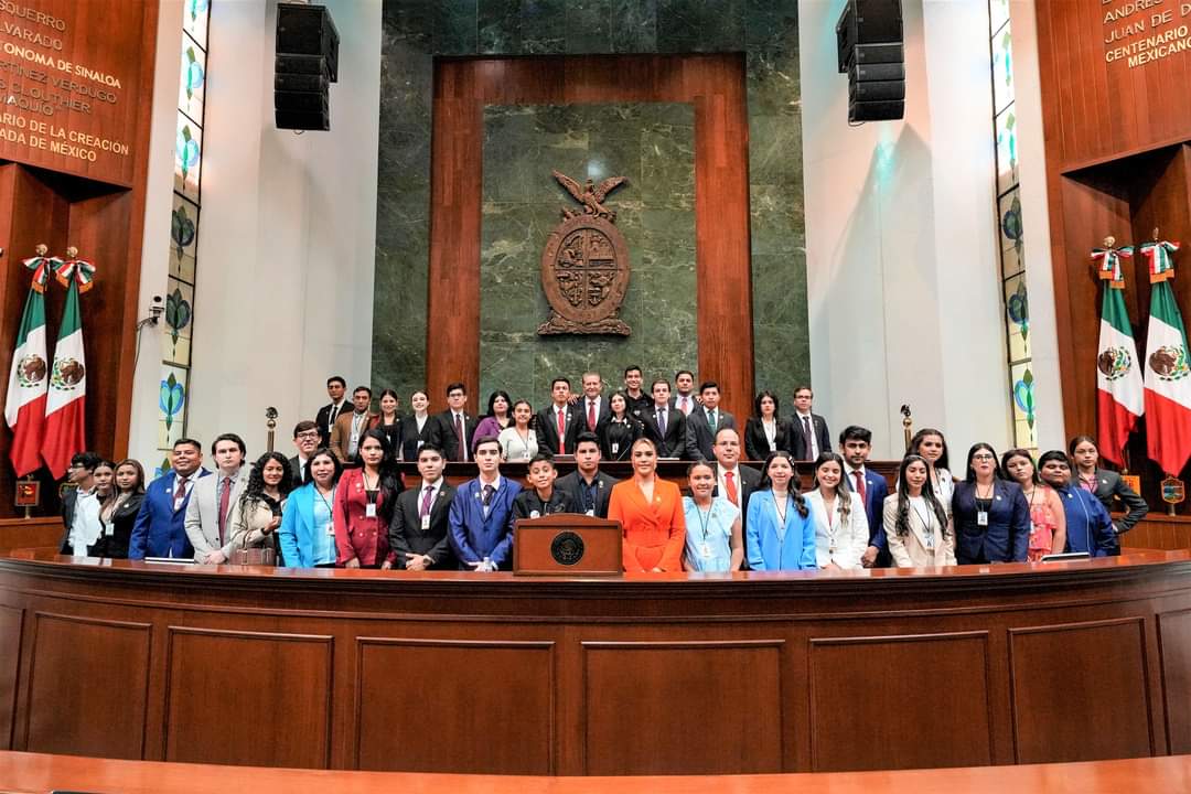 En sesión solemne instala el Congreso del Estado el Parlamento Juvenil ´7 de abril´