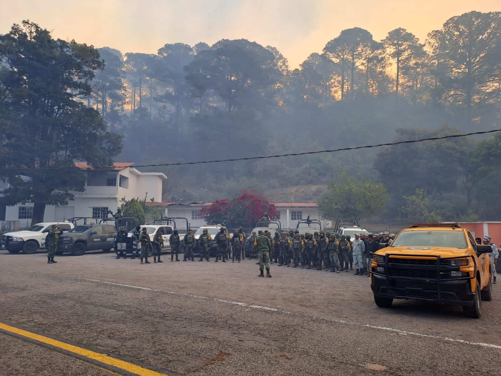 Escuinapenses madrugaron para ayudar, también se sumaron a combatir incendio en Concordia