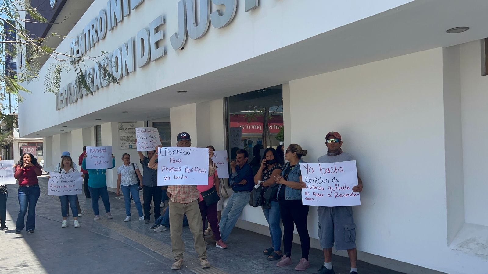 Exigen liberación de los tres precaristas detenidos sobre la Mochis-Topolobampo