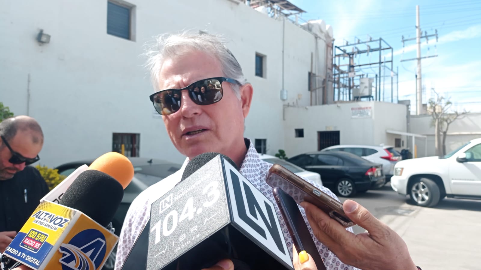 Esperemos que no haya ‘madruguete’, que estos días sean de tregua, lo vamos a resolver con CFE: Genaro García