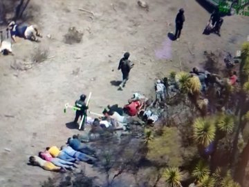 Grupo de 35 personas encontradas en SLP; podrían ser los desaparecidos de Guanajuato