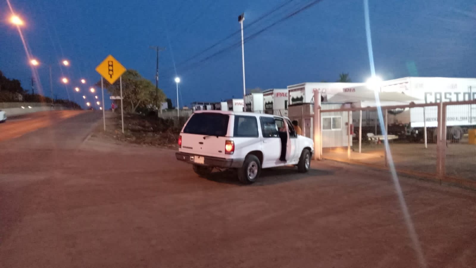 Hombre queda con fractura expuesta tras ser arrollado por una camioneta en Mazatlán