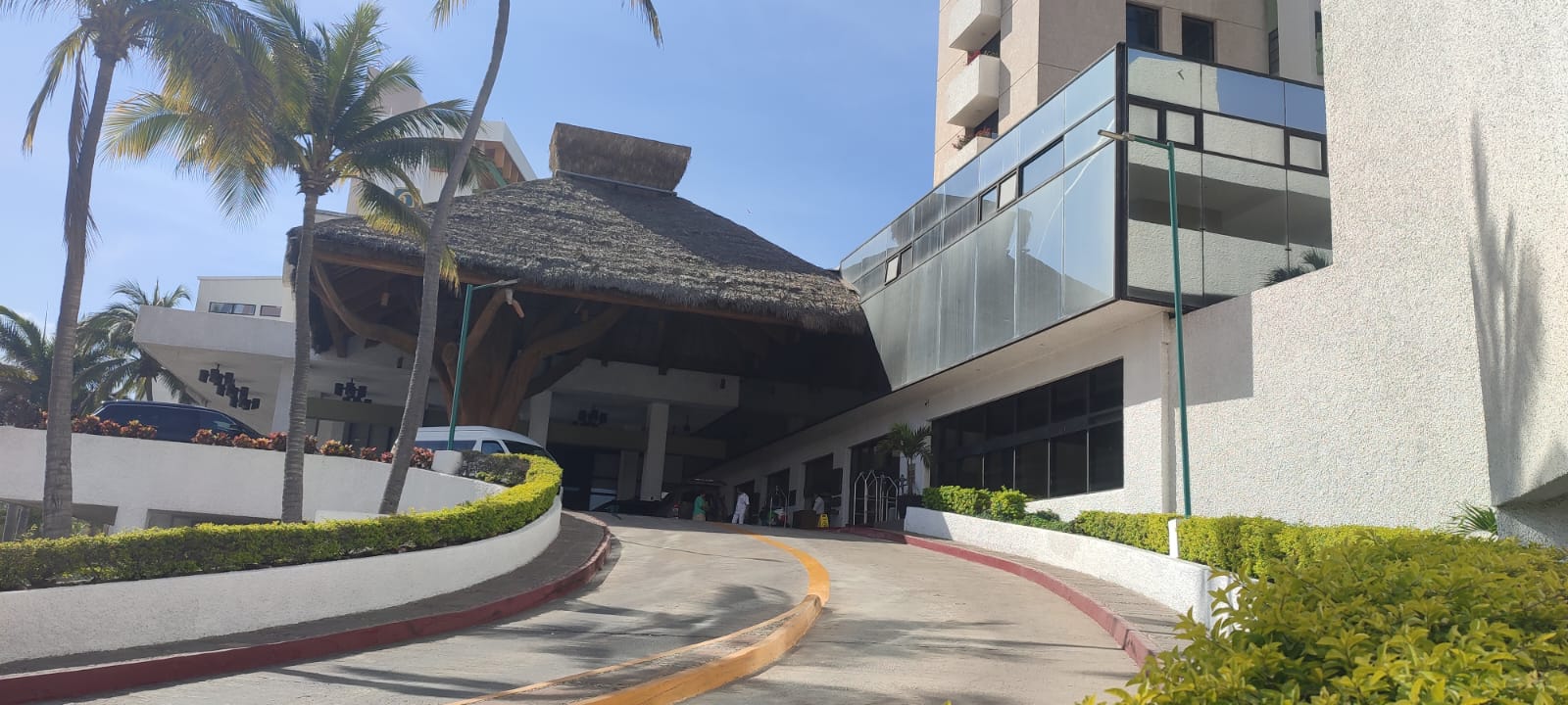 Alcalde de Mazatlán le pidió ayuda a AMLO para que le quite multas al municipio