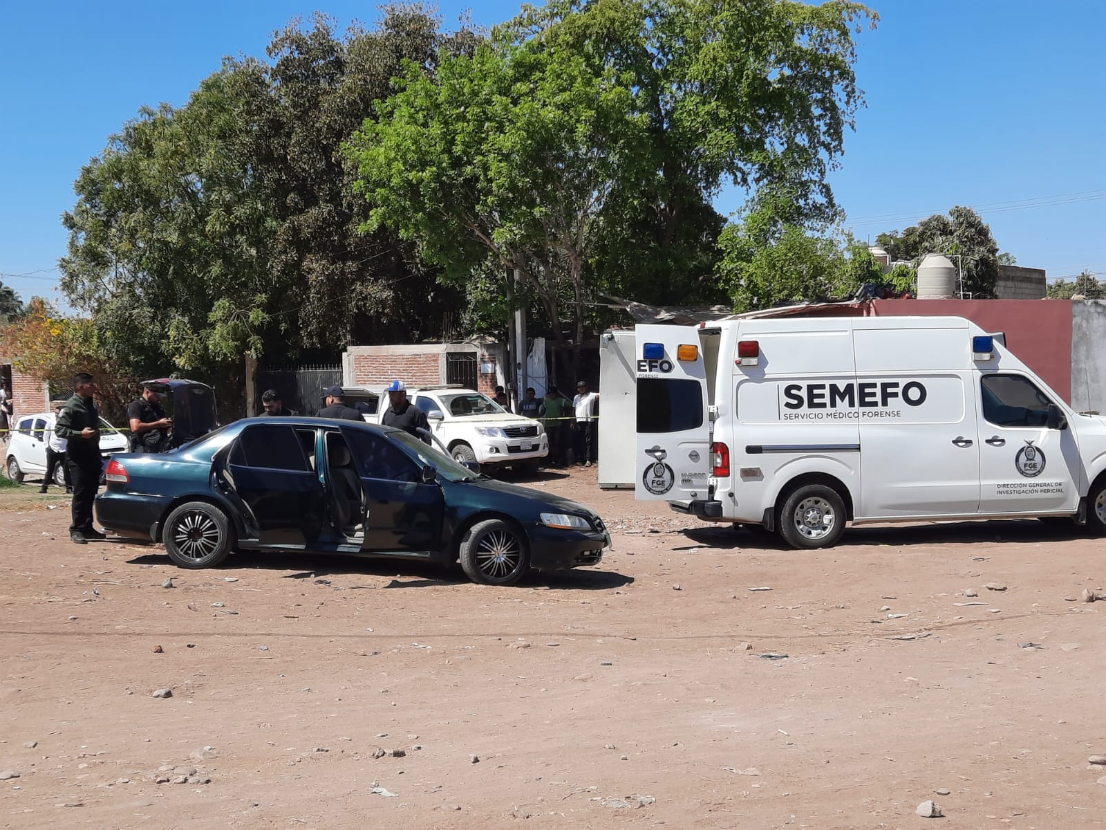 Identifican al ejecutado con arma larga en su automóvil en Culiacán; trabajaba en la SEP