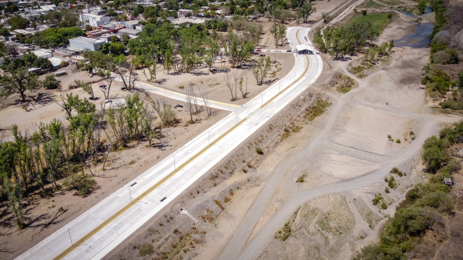 ¡Ni NY lo tiene! Inaugura Rubén Rocha malecón de Badiraguato; se invirtieron 44 mdp