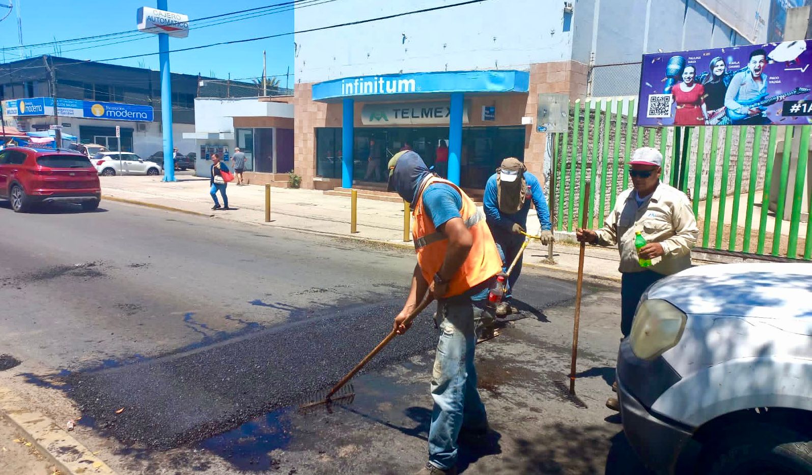 Instalan topes en tres colonias de Mazatlán, se lo pidieron al alcalde en ‘Escuchando a la gente’