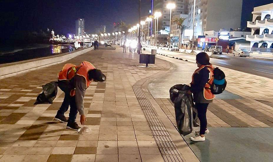 La otra Semana Santa; 200 personas limpian puntos turísticos de Mazatlán