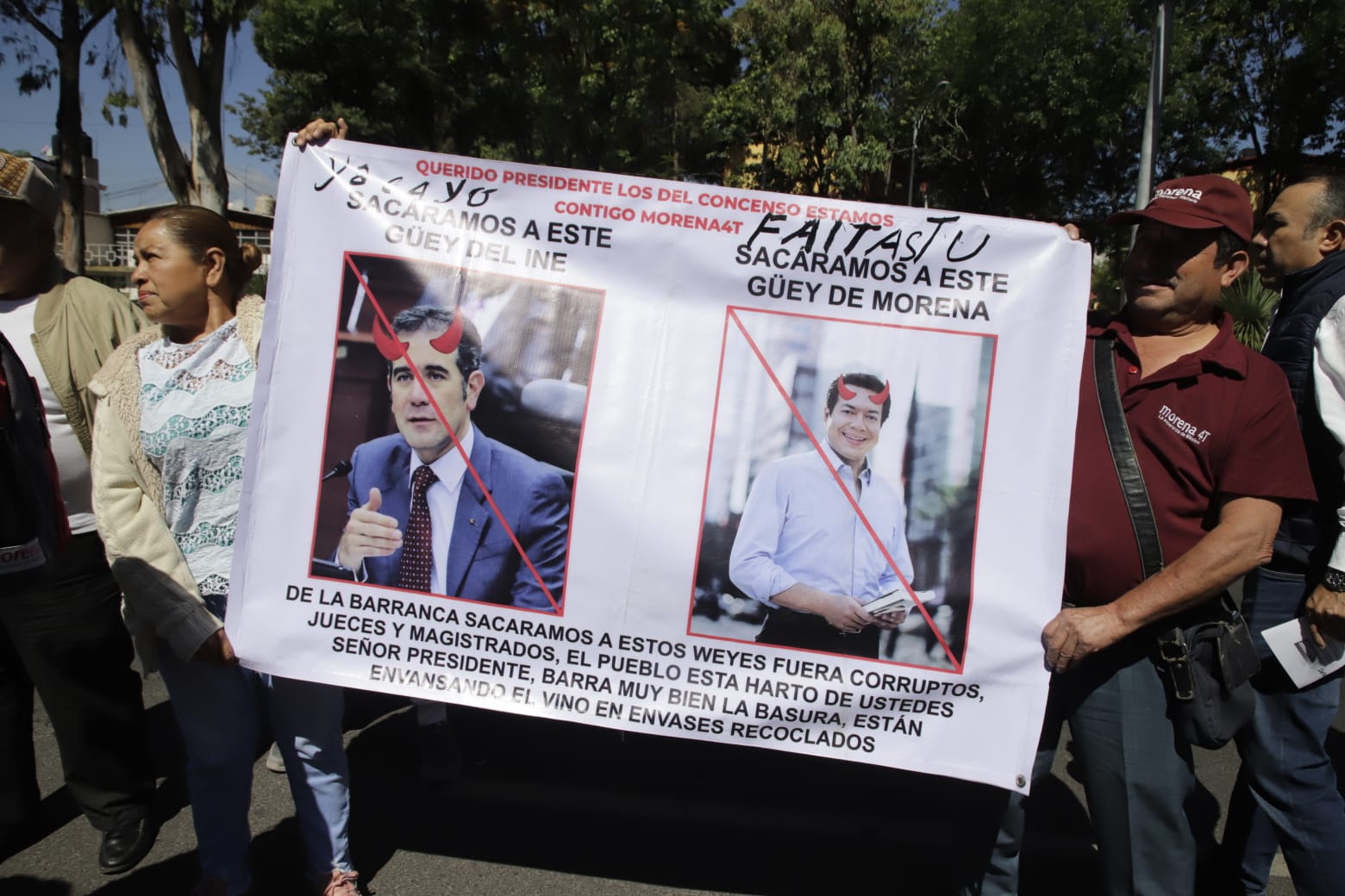 ‘Con AMLO todo, con Mario nada’, militantes de Morena piden retirar de sus cargos a Delgado y Hernández