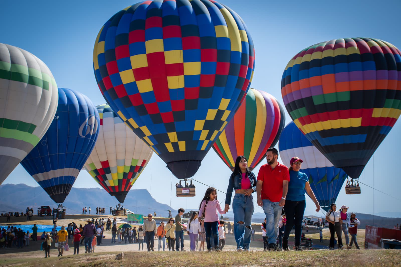 Miles de pequeños disfrutan el Día de la Niñez en Narnia en el Festival del Globo
