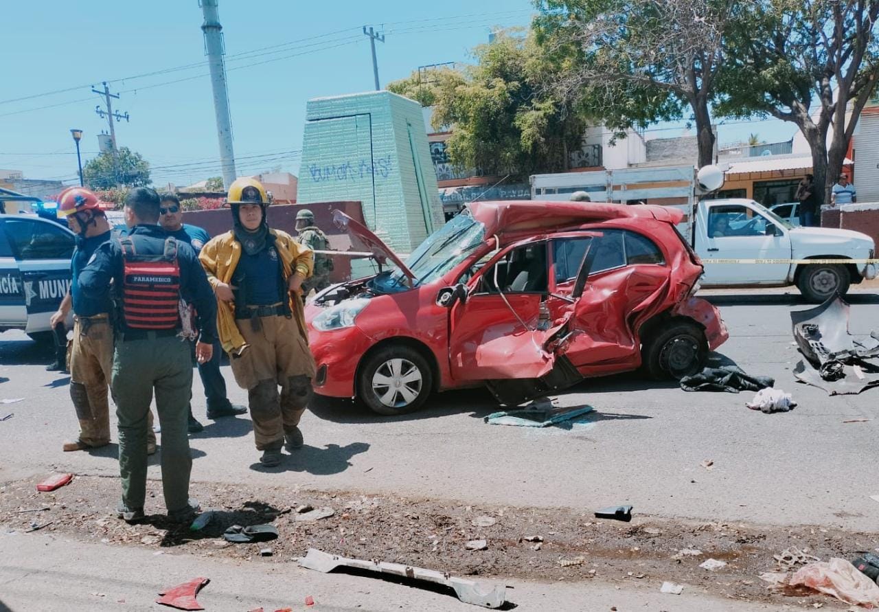 Muere peatón al ser arrollado durante accidente de tránsito tipo carambola en Culiacán