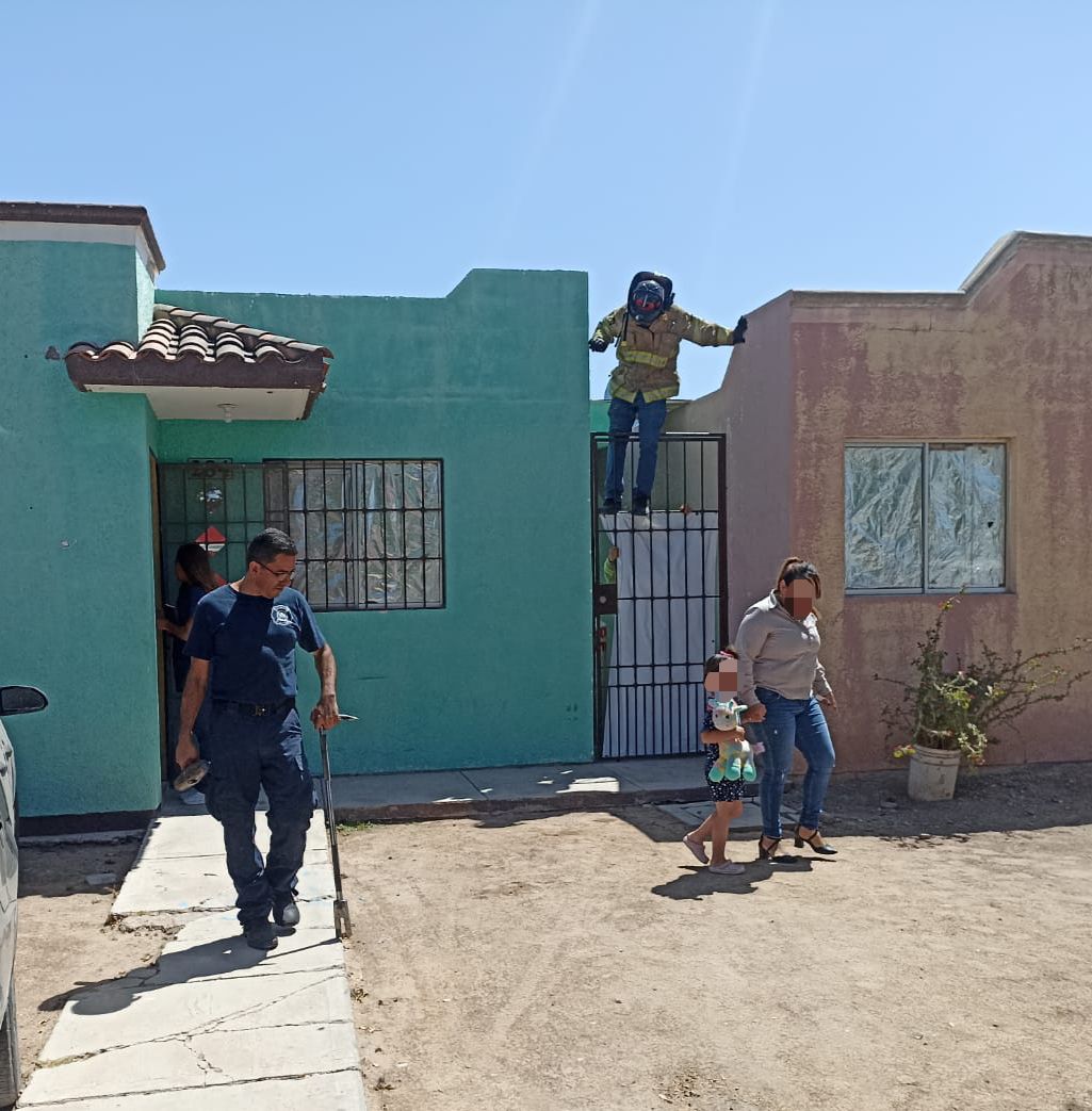 Paulina fue dejada sola porque su mamá salió a trabajar; el DIF determina dejarla bajo la custodia de la abuela
