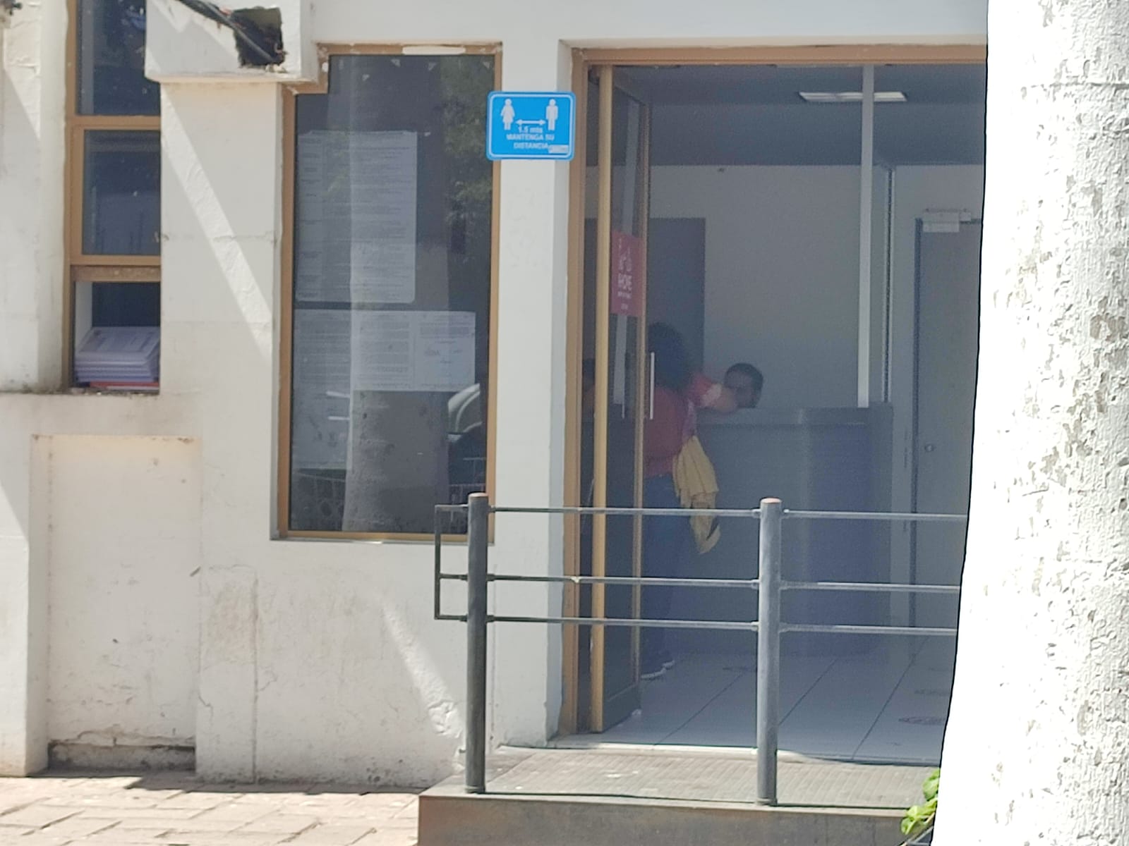 Espera Ayuntamiento de Ahome que  CFE reconecte pronto el servicio en Palacio; personal labora con puertas y ventanas abiertas