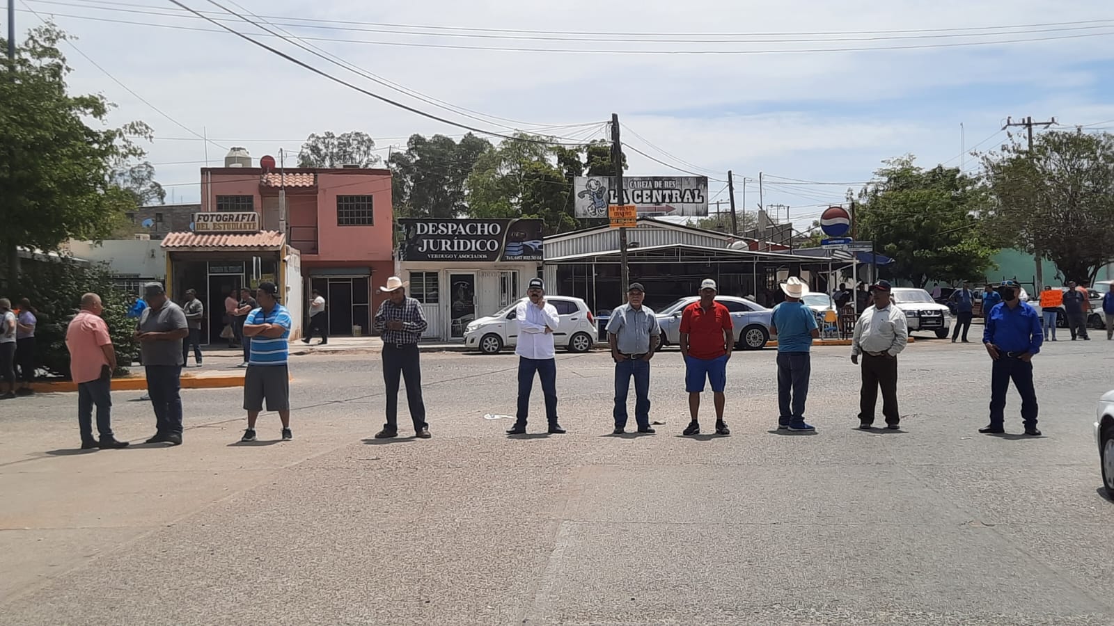 ‘Salimos de la misma academia y trabajamos bajo las mismas leyes y no ganamos lo mismo’: Policías jubilados de Guasave