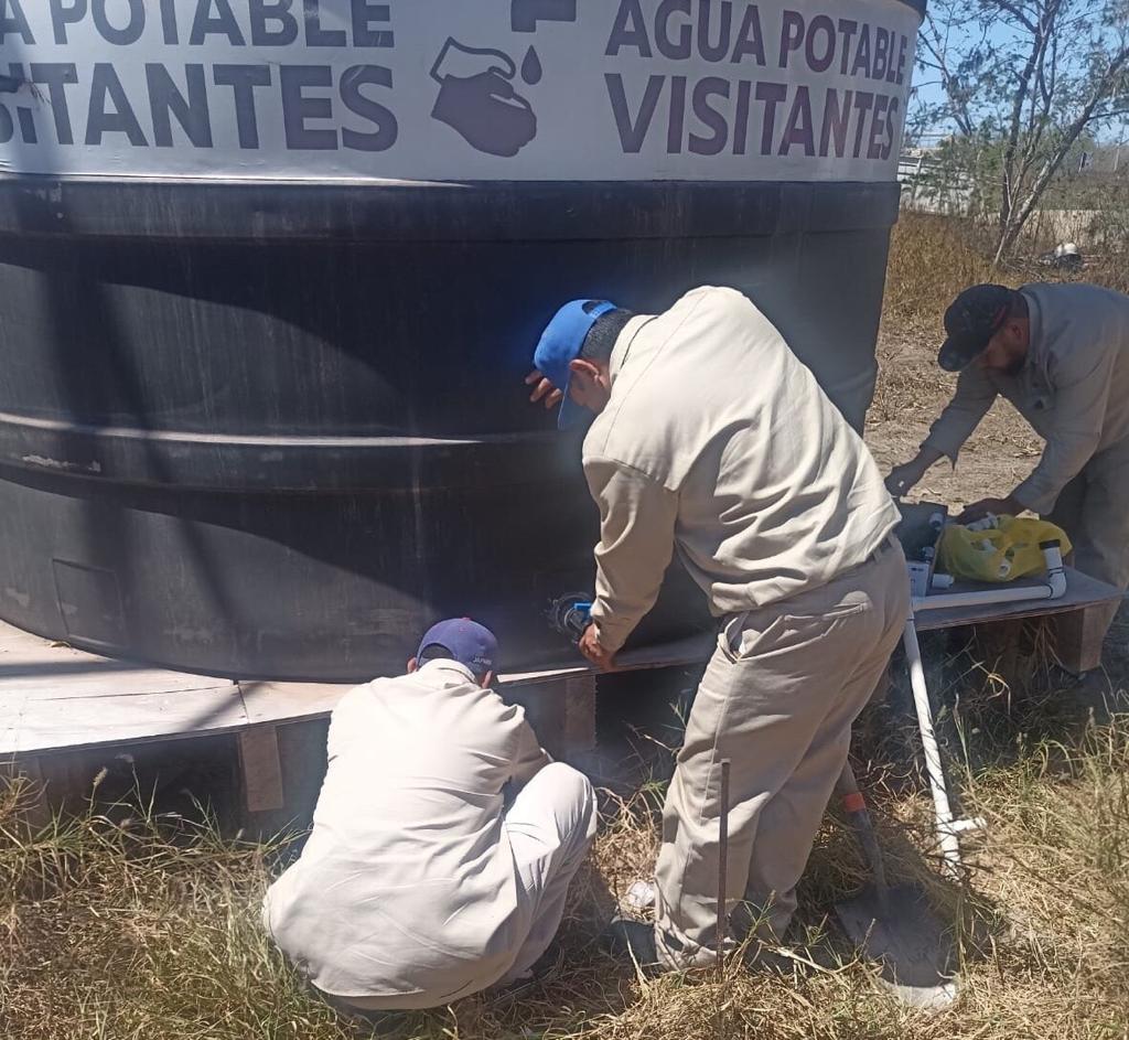 ¡Que no falta el agua potable en El Maviri!; instala Japama grandes tanques para abastecer a la población