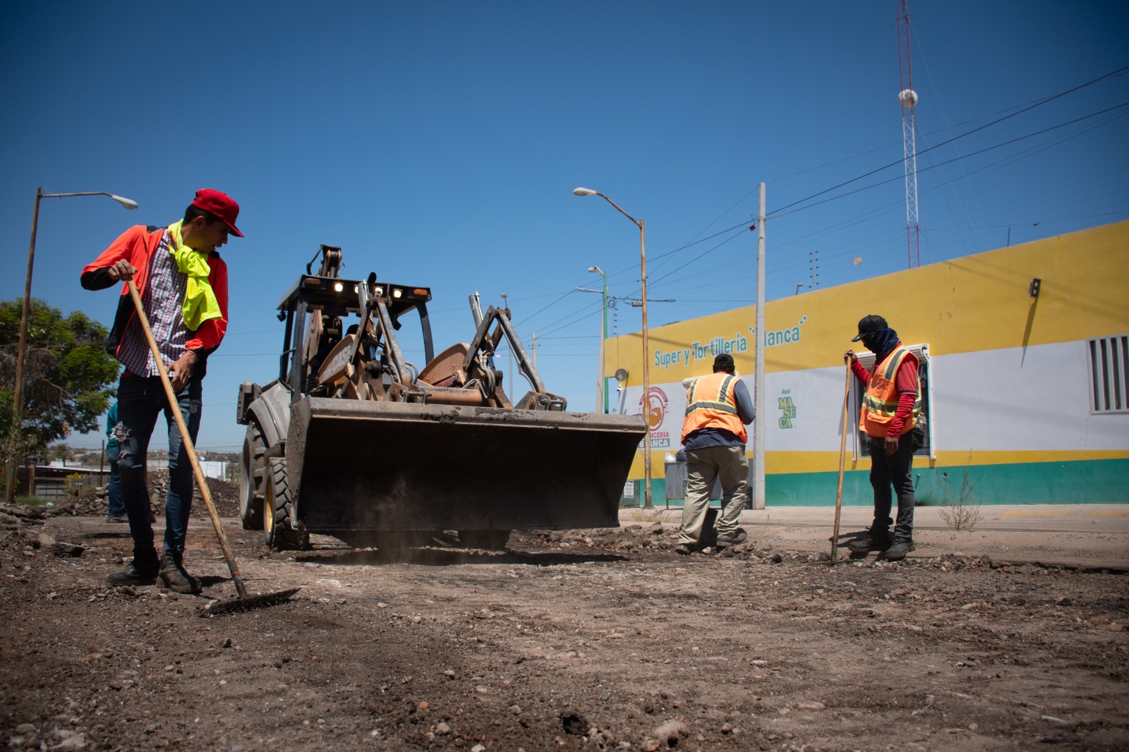 Reanudan obras de reencarpetado y bacheo en todo Culiacán
