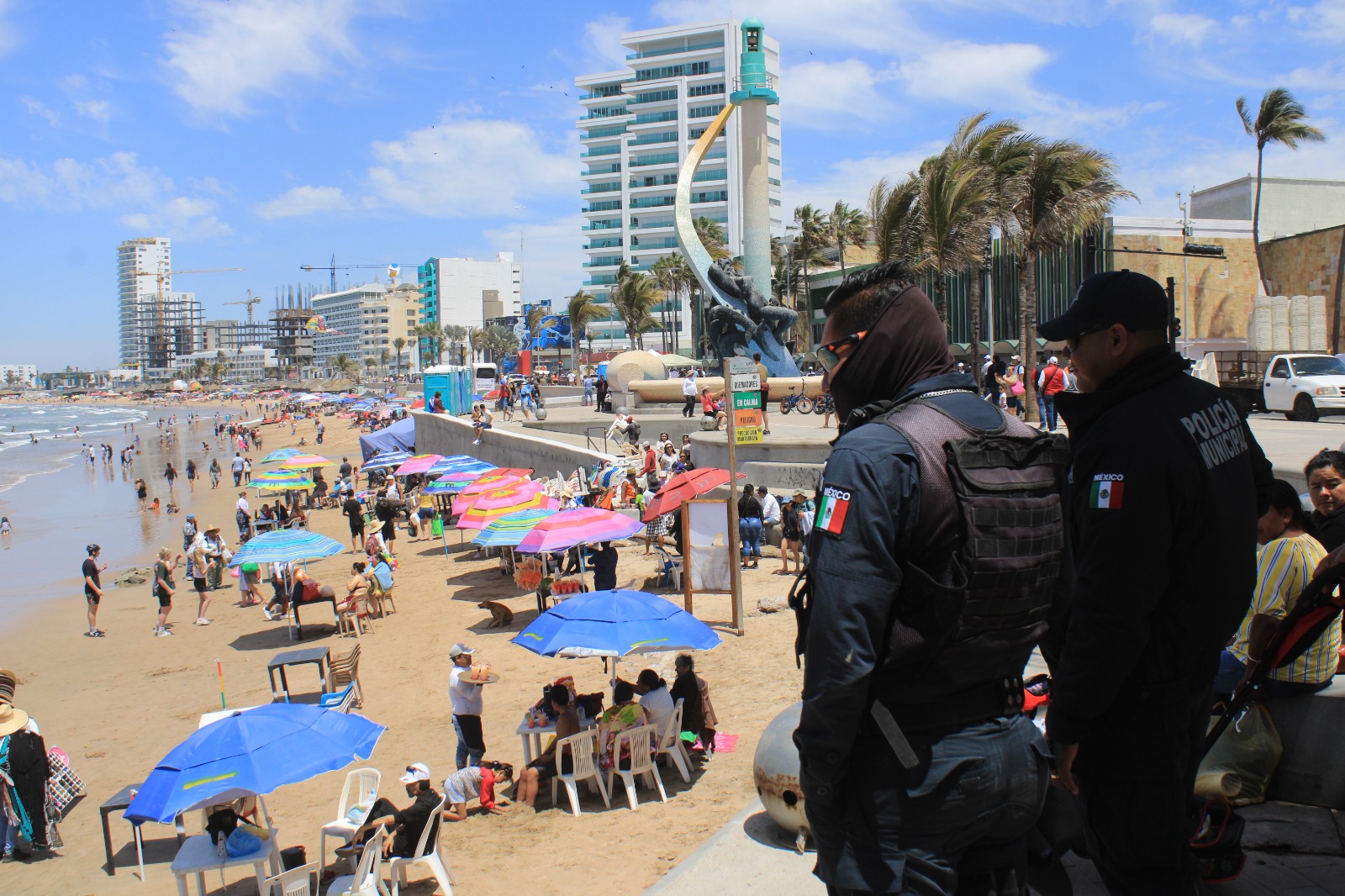 Registra SSPM 38 mil 490 bañistas en Jueves Santo en Mazatlán